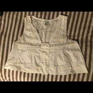 Flirty cream cropped tank